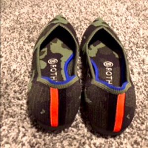 Brand new Olive Camo Points size 7.5, never worn!